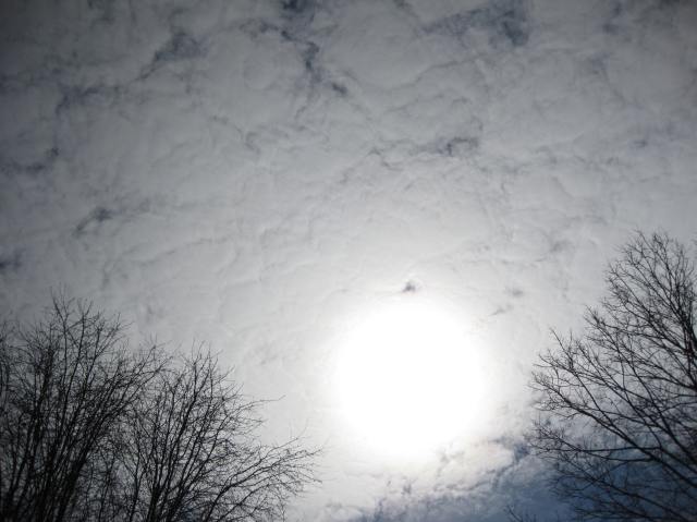 Sunlight that shines through the clouds